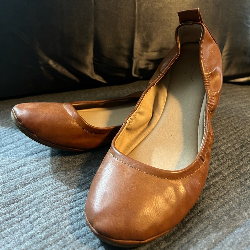 Good used condition - Women's Universal Thread Ballet Shoes - Size 8.5